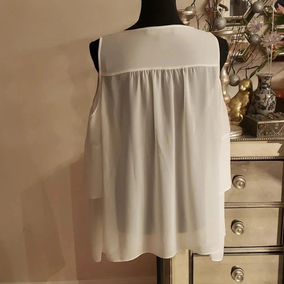 BCBGMAXAZRIA blouse size M - Picture 4 of 5